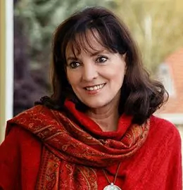 A NÉPDALOK EREJÉVEL – INTERJÚ LOVÁSZ IRÉNNEL A KRE – HONLAPON
