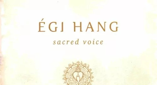 LOVÁSZ IRÉN: ÉGI HANG – KEVÉS WORLD MUSIC VILÁGSZTÁRUNK VAN, LOVÁSZ IRÉN KÖZÉJÜK TARTOZIK ( HVG)