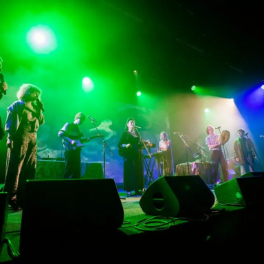 DEVA KONCERT LOVÁSZ IRÉNNEL A VÁRKERT BAZÁRBAN