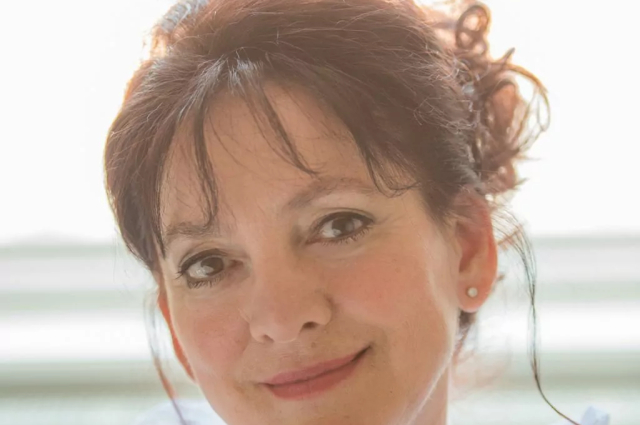 SZALON ESTEK – GYÓGYÍTÓ HANGOK. VENDÉG: LOVÁSZ IRÉN