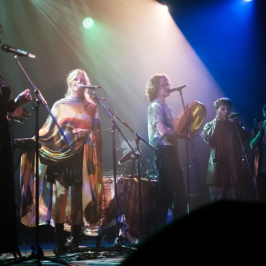 DEVA KONCERT LOVÁSZ IRÉNNEL A VÁRKERT BAZÁRBAN